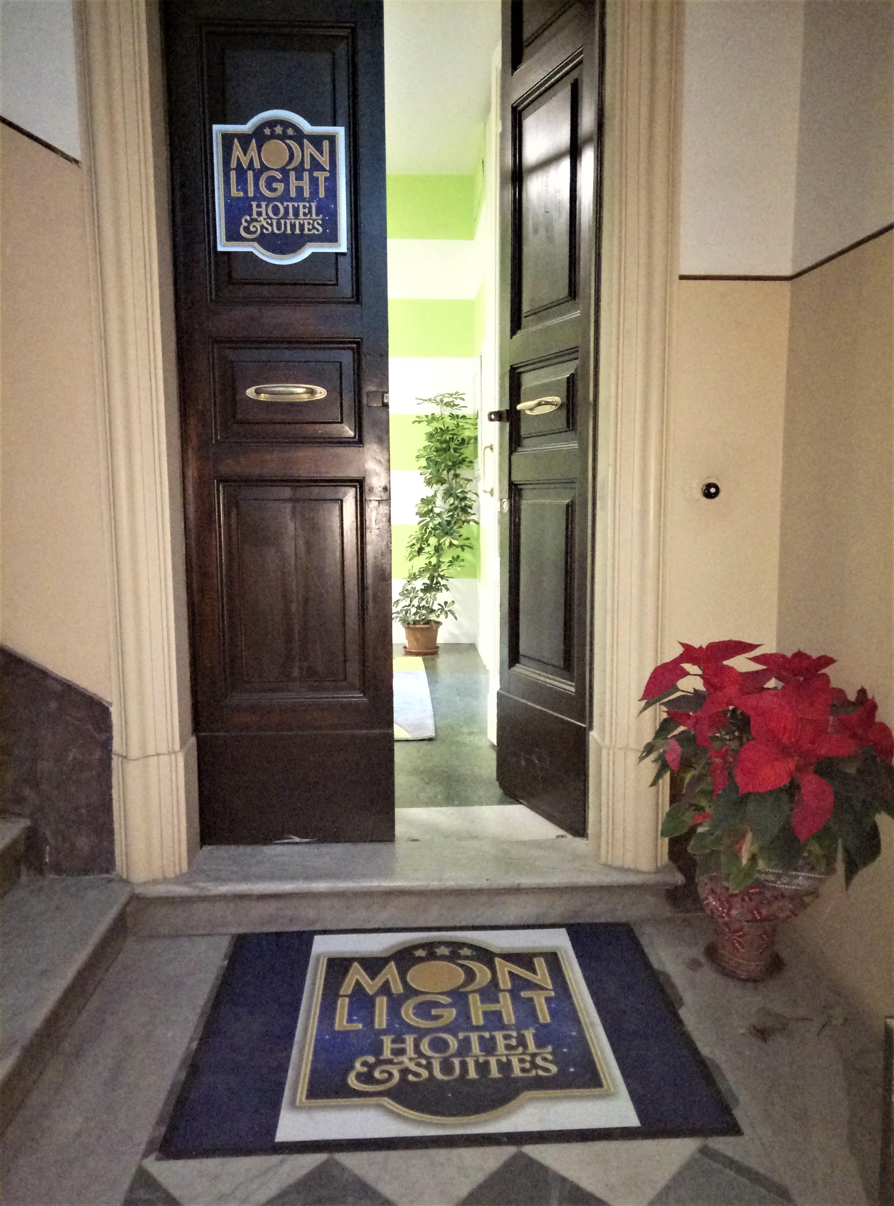 Moonlight Hotel&Suites CTA Exterior foto